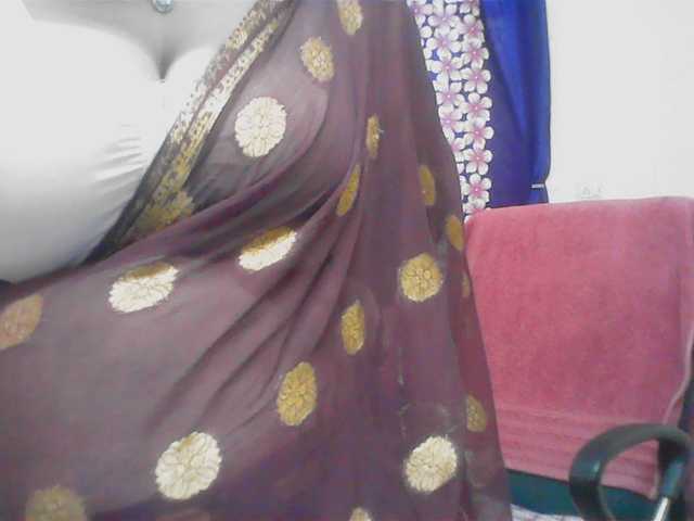 Hotdevika online show from April 18, 12:00 pm