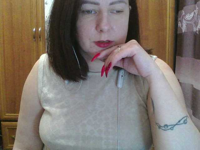 Snapshot of SophieNightAh chatting on April 18, 12:00 pm SophieNightAh online show from April 18, 12:00 pm