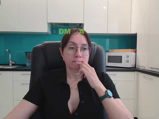 Snapshot of dulcesiomar8 chatting on April 18, 12:00 pm dulcesiomar8 online show from April 18, 12:00 pm
